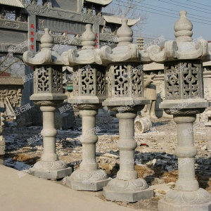 石雕灯塔