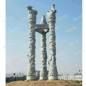 石雕龙柱华表